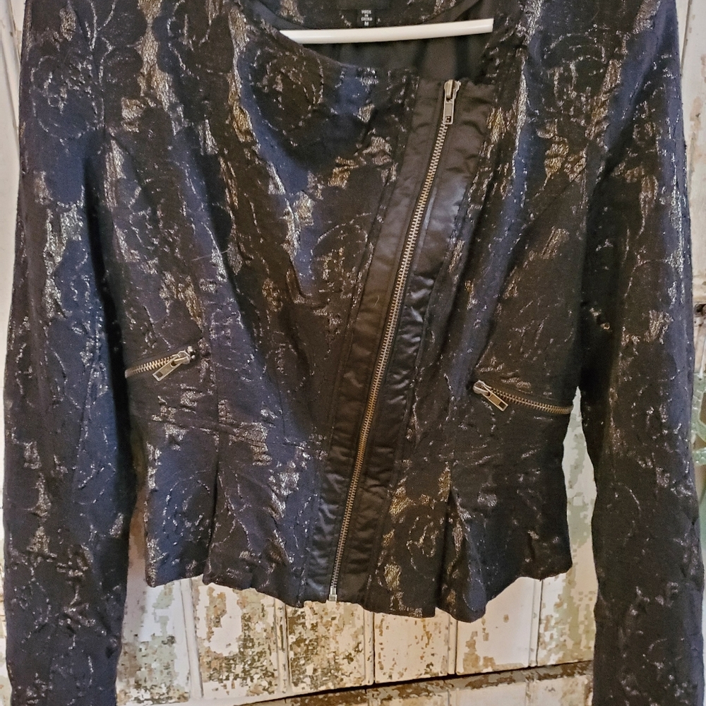 XOXO black size medium top
